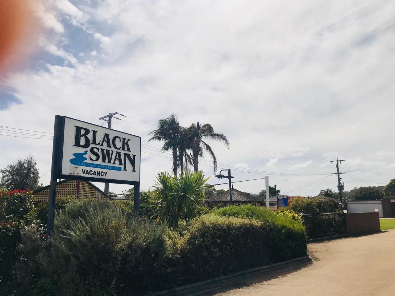 Black Swan Motor Inn レイクス・エントランス エクステリア 写真