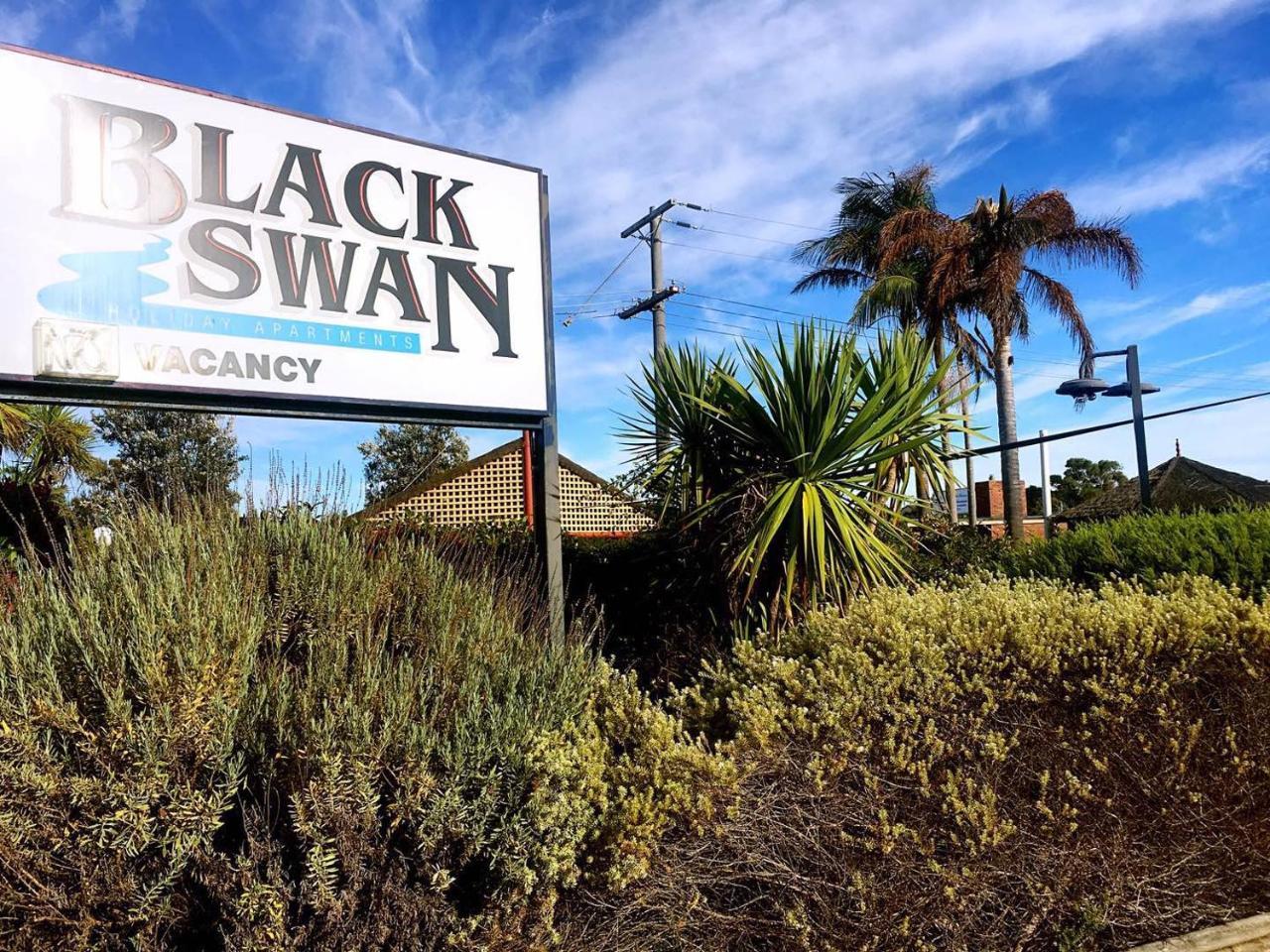 Black Swan Motor Inn レイクス・エントランス エクステリア 写真